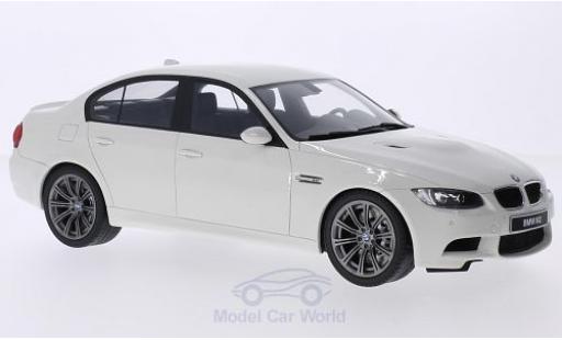 Modellautos Bmw M3 1/18 GT Spirit (E90) weiss 2008 Bmw M3 1/18 GT Spirit (E90) weiss 2008 modellautos