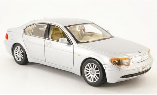 Modellautos Bmw 745 1/24 Welly i silber 2002 1:24 Bmw 745 1/24 Welly i silber 2002 1:24 modellautos