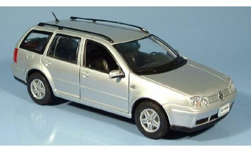 Modellautos Volkswagen Golf 1/24 Welly Variant silber 2001 1:24 Volkswagen Golf 1/24 Welly Variant silber 2001 1:24 modellautos