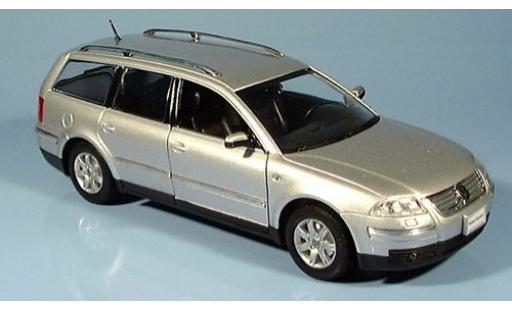 Modellautos Volkswagen Passat 1/24 Welly Variant silber 2001 1:24 Volkswagen Passat 1/24 Welly Variant silber 2001 1:24 modellautos