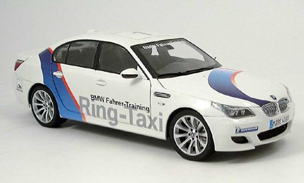 Modellautos Bmw M5 E60 1/18 Revell E60 ac schnitzer look m6 - Online- modellautos.de