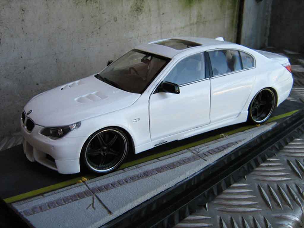 Modellautos Bmw M5 E60 1/18 Revell E60 ac schnitzer look m6 - Online- modellautos.de