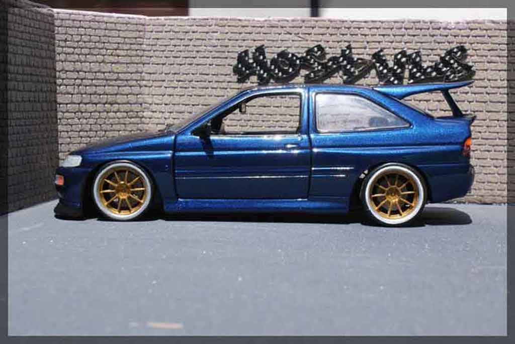 Ford Escort Cosworth 1/18 Ut Models Cosworth serie limite miki biasion modellautos