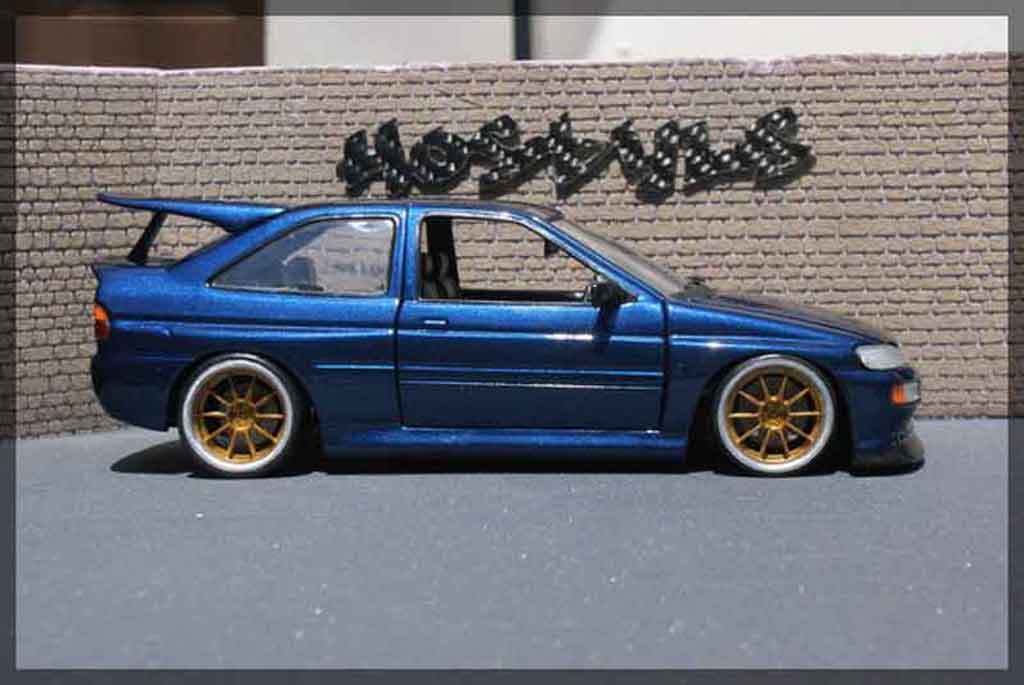 Ford Escort Cosworth 1/18 Ut Models Cosworth serie limite miki biasion