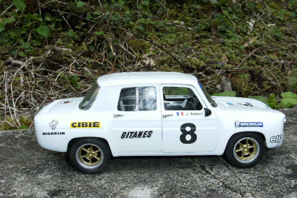 Renault 8 Gordini 1/18 Solido Gordini weiss jantes larges et kit carrosserie dinacar