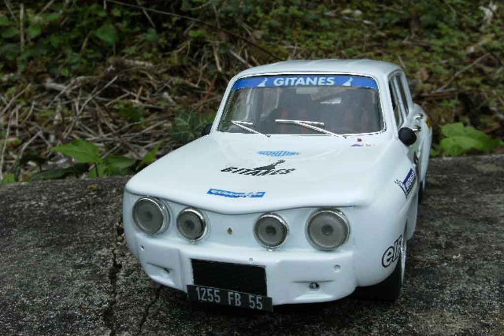 Renault 8 Gordini 1/18 Solido Gordini weiss jantes larges et kit carrosserie dinacar