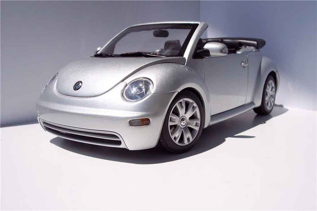 Volkswagen New Beetle cabriolet 1/18 Burago cabriolet grau metallisee modellautos