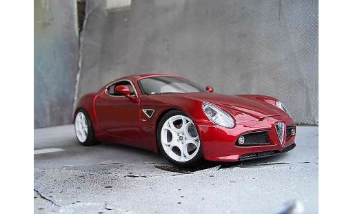 Alfa Romeo 8C competizione 1/18 Welly rot modellautos