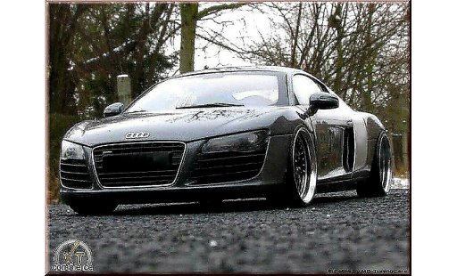 Audi R8 4.2 fsi 1/18 Maisto . v8 grau antracite jantes 21 pouces prepa moteur modellautos