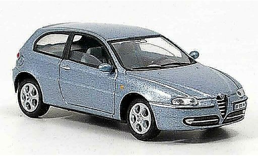 Alfa Romeo 147 berlina 1/43 Solido blau 2000 modellautos