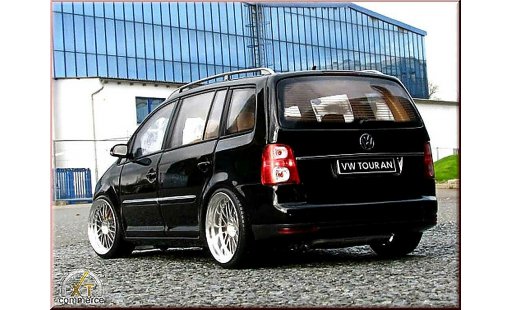 Volkswagen Touran Base 1/18 Shanghai Volkswagen schwarz jantes alu 18 pouces modellautos