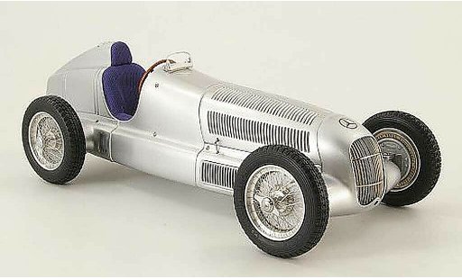 Mercedes W 25 Base 1/18 CMC Ur-graupfeil des Manfred von Brauchitsch 1934 modellautos