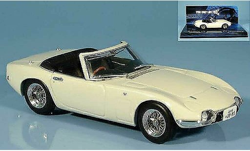 Toyota 2000 GT James Bond 1/43 Minichamps 007 modellautos