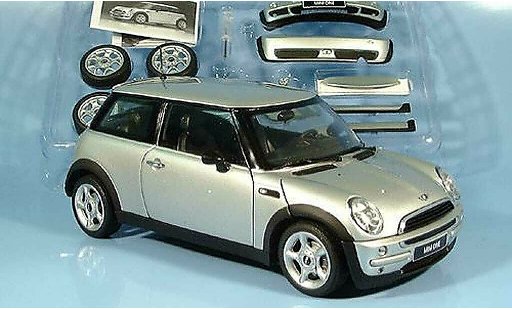 Mini One Base 1/18 Kyosho metalliseemit Tuningteilen modellautos