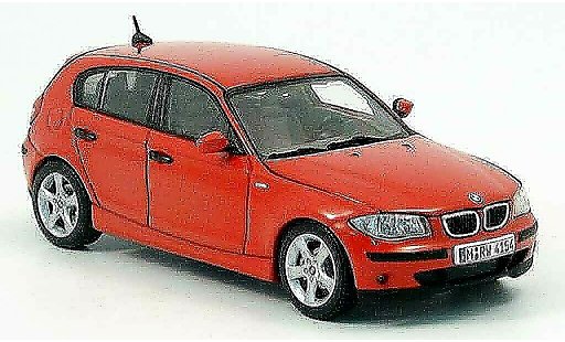 Bmw 114 E87 1/43 Autoart i rot 2005 modellautos
