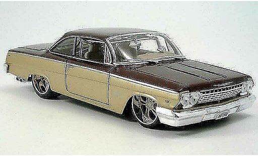 Chevrolet Bel Air tuning 1/18 Maisto 1962 or brauntuning car modellautos