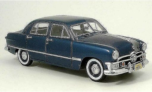 Ford Custom Sedan 1/18 Precision 4-portes blau modellautos