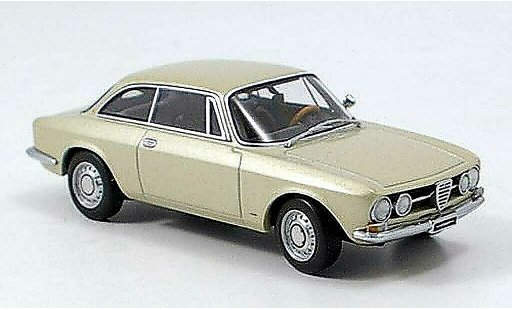 Alfa Romeo 1750 gtv 1/43 Autoart beige 1967 modellautos