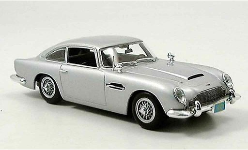 Aston Martin DB5 james bond 1/43 Minichamps casino royal modellautos
