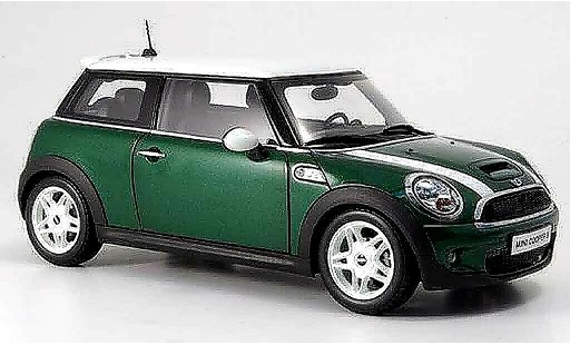 Mini Cooper D 1/18 Kyosho gr&Atilde;&frac14;n et bandes weisss modellautos