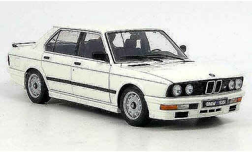 Bmw M5 berline 1/18 Autoart E28 535i weiss 1985 modellautos