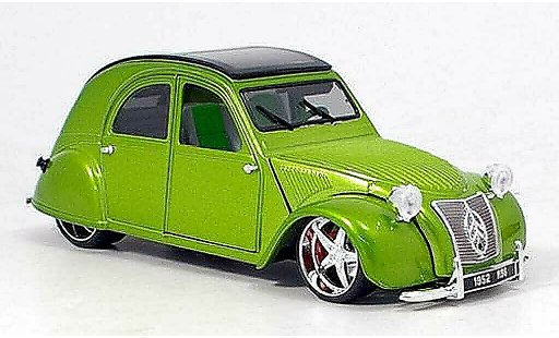 Citroen 2CV Berline 1/18 Maisto ente tuning met.gr&Atilde;&frac14;n modellautos