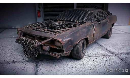 Plymouth Cuda Zombie Crusher 1/18 Highway 61 madmax modellautos