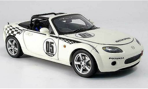 Mazda MX5 2006 1/18 Autoart roadster nr-a no.5 weiss modellautos