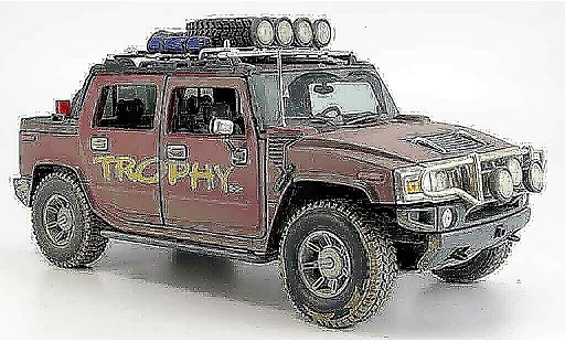 Hummer H2 SUT 1/18 Maisto trophy mit dreckspuren modellautos