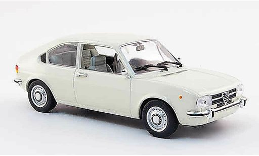 Alfa Romeo Alfasud berlina 1/43 Minichamps weiss 1972 modellautos