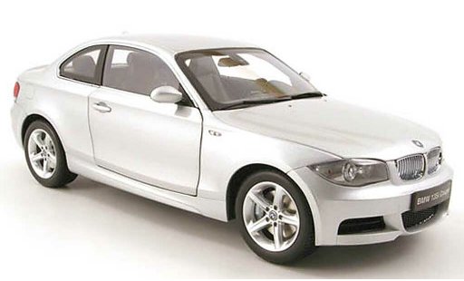Bmw 135 E82 1/18 Kyosho i coupe () grau metallized modellautos
