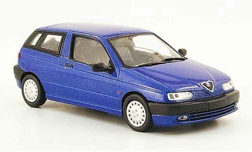 Alfa Romeo 145 berlina 1/43 Pego blau 1995 modellautos
