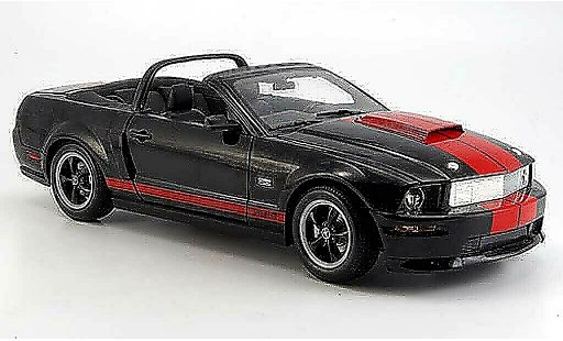 Shelby GT Convertible 1/18 Shelby Collectibles cabrio schwarz/rot b. jackson version 2008 modellautos