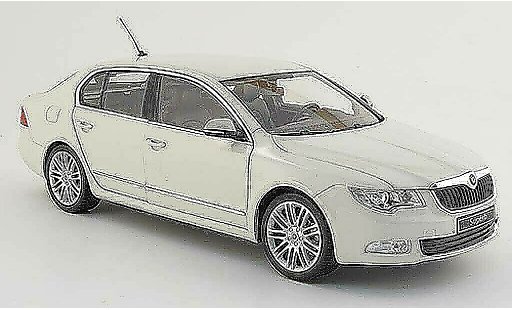 Skoda Superb 2009 1/18 Abrex ii weiss modellautos