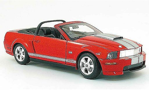 Shelby GT Convertible 1/18 Shelby Collectibles cabriolet rot avec bandes weisss 2008 modellautos