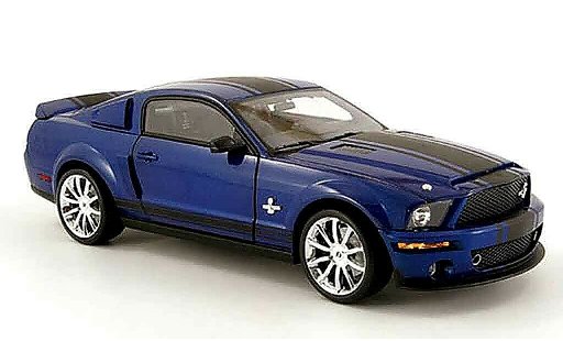 Shelby GT 500 2008 1/18 Shelby Collectibles super snake blau avec bandes schwarzs modellautos