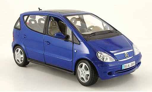 Mercedes Classe A Base 1/18 Maisto langversion 4-turer blau modellautos