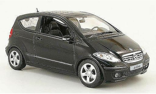 Mercedes Classe A Base 1/18 Welly 200 schwarz 3 portes modellautos