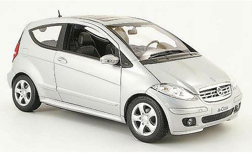 Mercedes Classe A Base 1/18 Welly 200 grau 3 portes modellautos