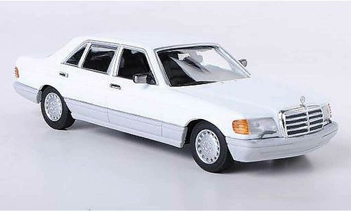 Mercedes 560 Base 1/43 Minichamps (W126) weiss 1989 modellautos
