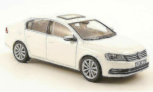 Volkswagen Passat B7 1/43 Schuco weiss 2011 modellautos