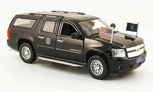 Chevrolet Suburban special edition 1/43 Luxury Die Cast Presidential schwarz 2009 2010 modellautos