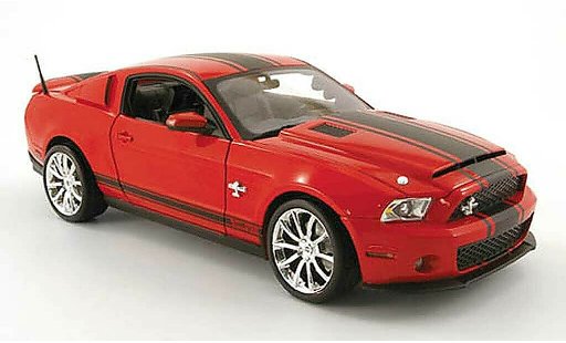 Shelby GT 500 2010 1/18 Shelby Collectibles super snake rot/mattnoir modellautos