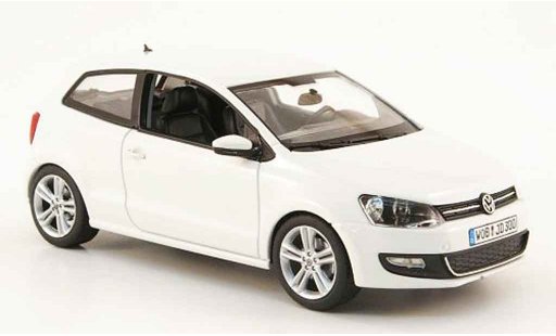 Volkswagen Polo Base 1/43 Schuco weiss modellautos