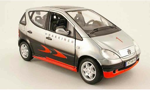 Mercedes Classe A Base 1/18 Maisto hakkinen formel 1 design modellautos