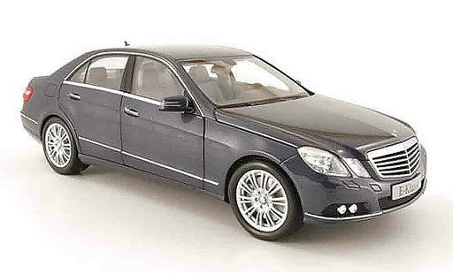 Mercedes Classe E Base 1/18 Minichamps (w212) grau 2009 modellautos