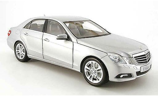 Mercedes Classe E Base 1/18 Minichamps (w212) grau metallized 2009 modellautos