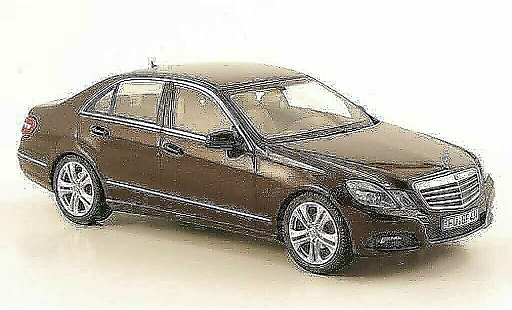 Mercedes Classe E Base 1/43 Schuco Limousine (W212) braun Avantgarde modellautos