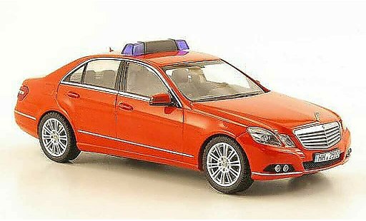 Mercedes Classe E Base 1/43 Schuco Limousine (W212) Feuerwehr Hamburg modellautos