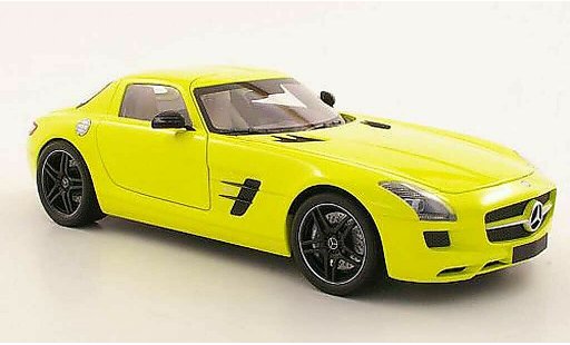 Mercedes SLS Coupe 1/18 Minichamps coupe AMG (C197) gelb 2010 modellautos